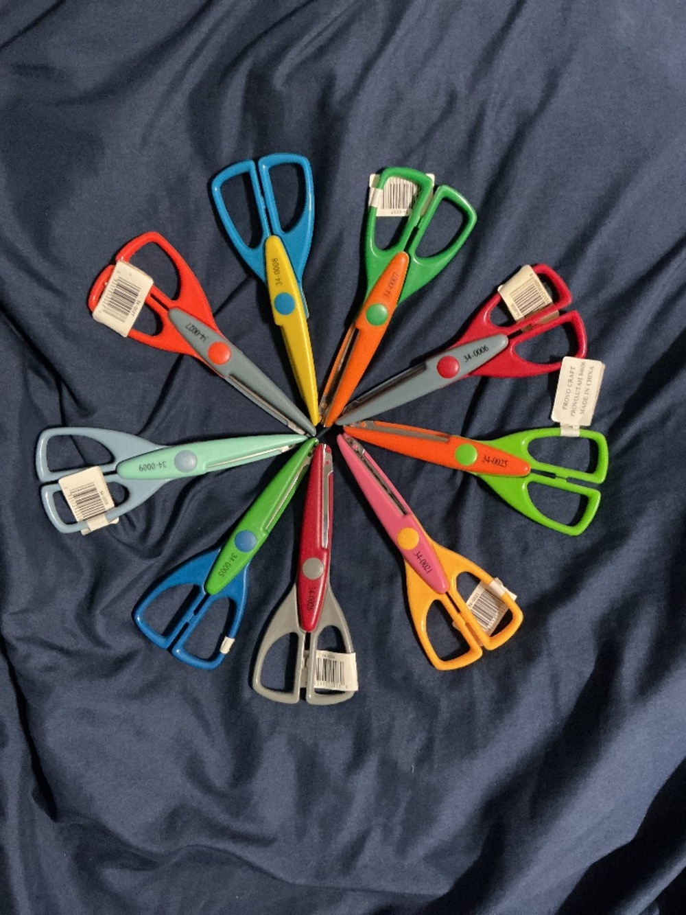 Provo Craft Decorative Edge Scissors Lot of 9 Scrapbooking ✂️ - Picture 7 of 7
